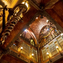 EL PALAU GÜELL. ANY GAUDÍ